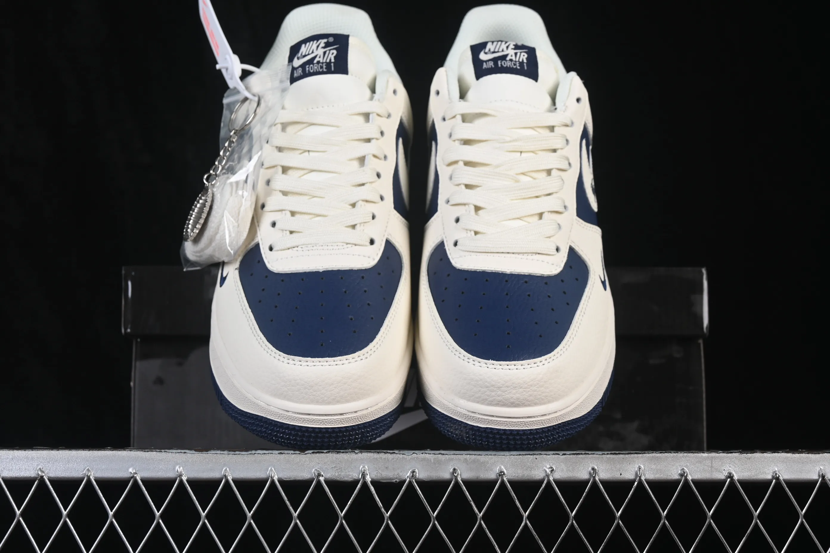 All Categories Nk Air Force 1 Air Force Series Nk Air Force 1 Low Air Force Low Nike Air Force 1'07 Low Off-White Navy Contrast Color Air Force One Low-top Casual Sneakers DN1688-817